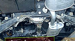 Sostituzione del sistema di scarico con dadi arrugginiti per GAZ 31105